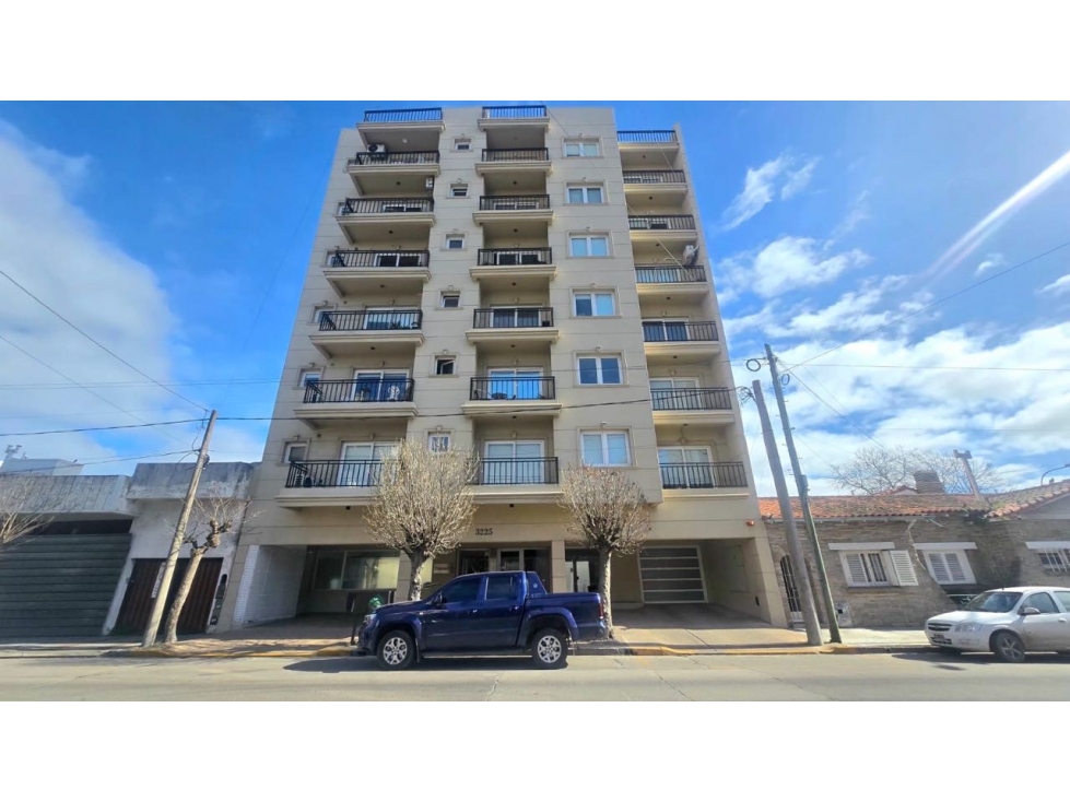 VENTA DEPARTAMENTO 2 AMBIENTES C/COCHERA CHAUVIN - 1