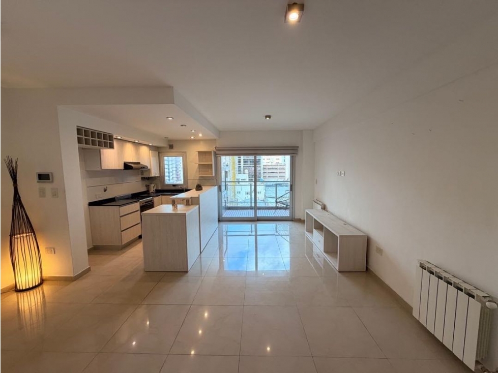 VENTA DEPARTAMENTO 2 AMBIENTES CON BALCON SALIENTE - 1