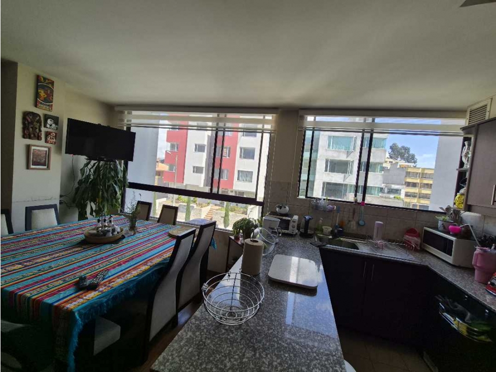 VENTA DEPARTAMENTO 2 HABITACIONES, PARQUEO, URB. JARDINES AMAGASI - 2