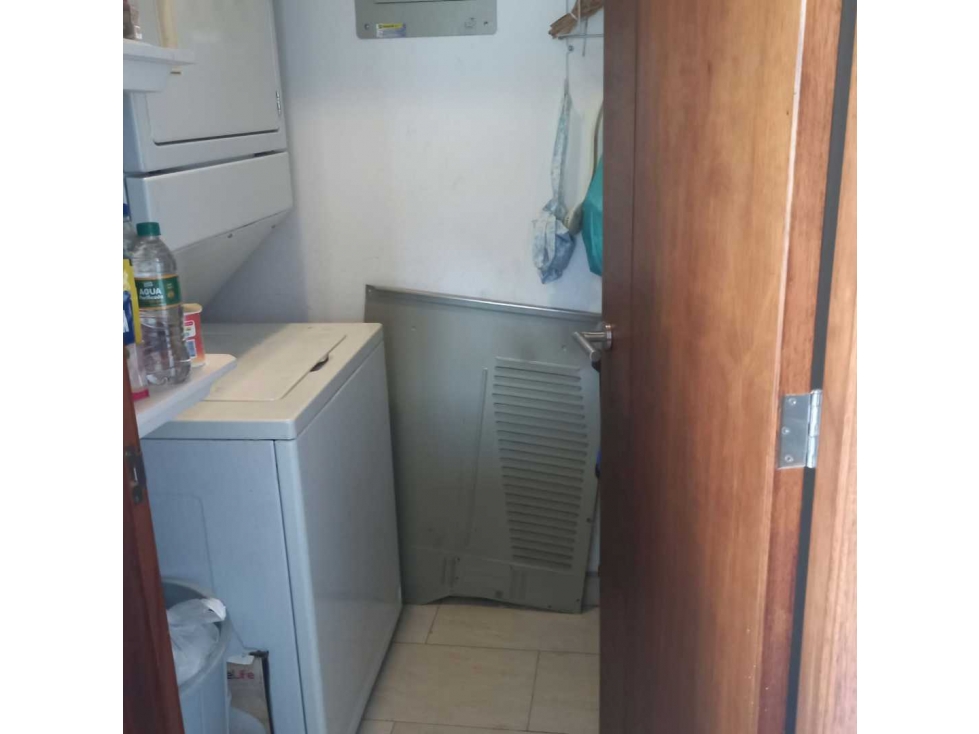 VENTA DEPARTAMENTO 2 HABITACIONES, PISO ALTO, EDIFICIO SECTOR VOZANDES - 4