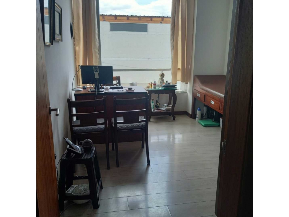 VENTA DEPARTAMENTO 2 HABITACIONES, PISO ALTO, EDIFICIO SECTOR VOZANDES - 5