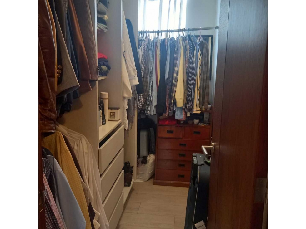 VENTA DEPARTAMENTO 2 HABITACIONES, PISO ALTO, EDIFICIO SECTOR VOZANDES - 6