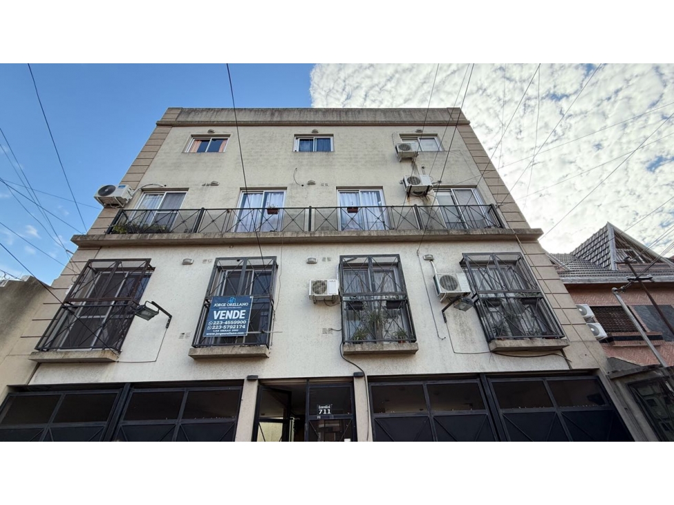 VENTA DEPARTAMENTO 3 AMBIENTES CON COCHERA DOBLE EN BANFIELD - 2