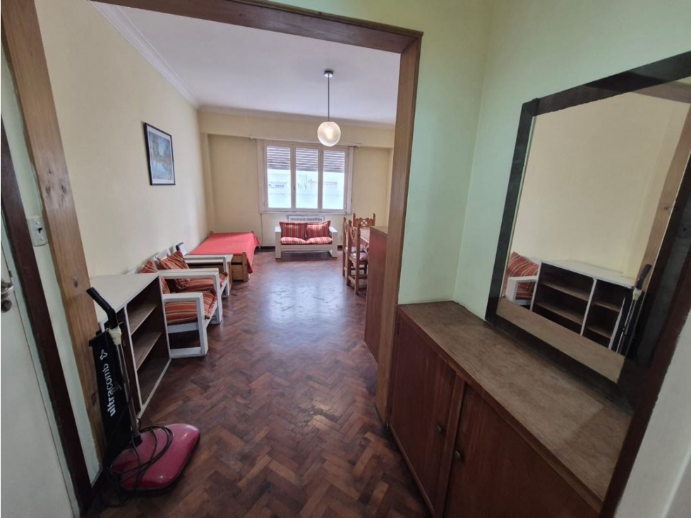 VENTA DEPARTAMENTO 3 AMBIENTES CON DEPENDENCIA CENTRO