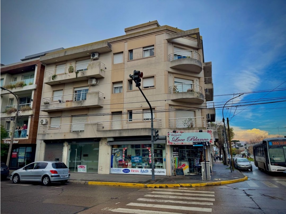 VENTA Departamento 3 ambientes San Martín y Humberto — foto 2