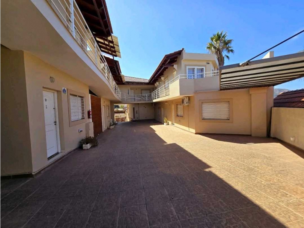 VENTA | Departamento céntrico con cochera y piletaExcelente departame — foto 3
