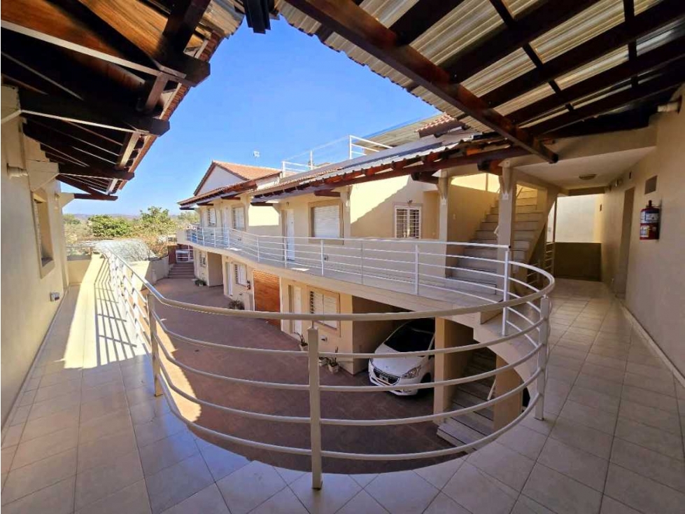 VENTA | Departamento céntrico con cochera y piletaExcelente departame — foto 4