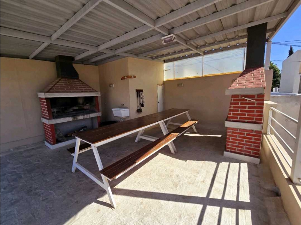 VENTA | Departamento céntrico con cochera y piletaExcelente departame — foto 6