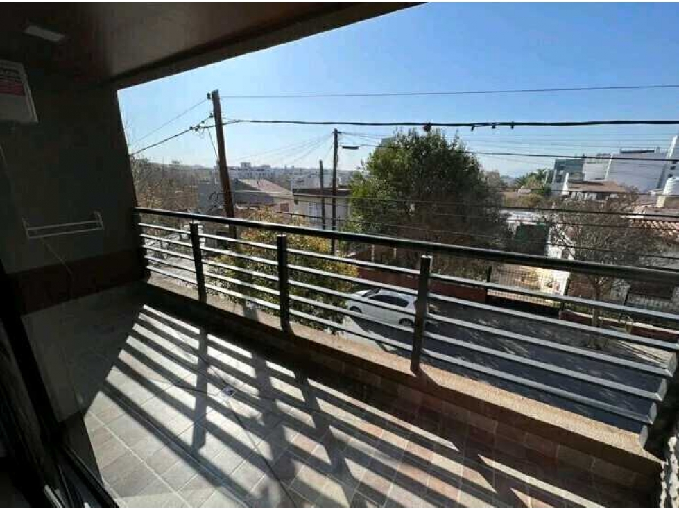VENTA DEPARTAMENTO EN EDIFICIO MIRALEJOS 11Excelente oportunidad - 2