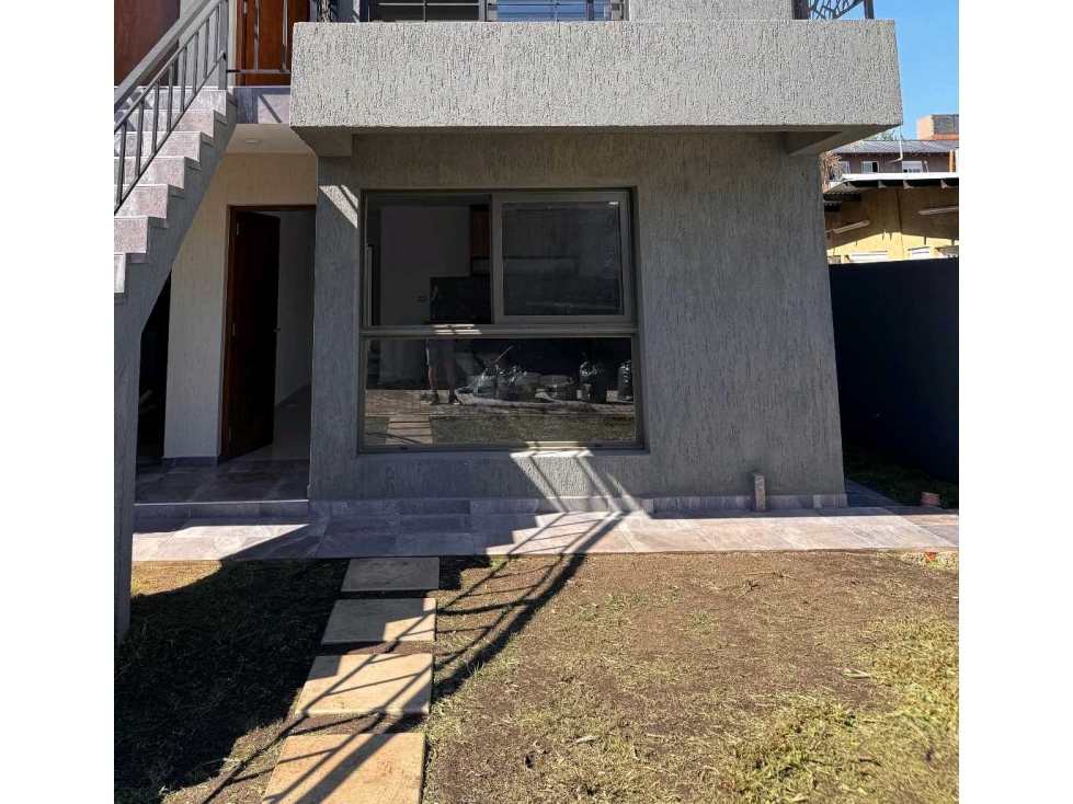 Venta departamento planta baja con patio 1 dormitorio carlos paz — foto 3