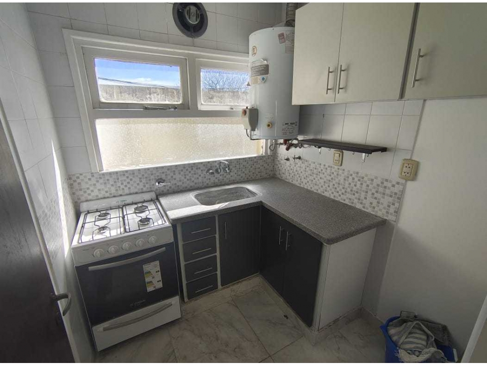 VENTA DEPTO 2 AMB - SAN JUAN 249 - 1 PISO CONTRAFRENTE LUMINOSO
