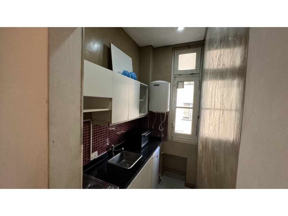 Venta dos ambientes sobre esquina - Edificio Historico - Centro - 4
