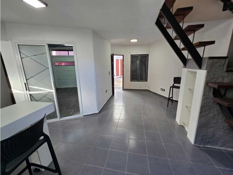 VENTA DÚPLEX DE 3 DORMITORIOS EN VILLA CARLOS PAZUbicado en Barrio - 1