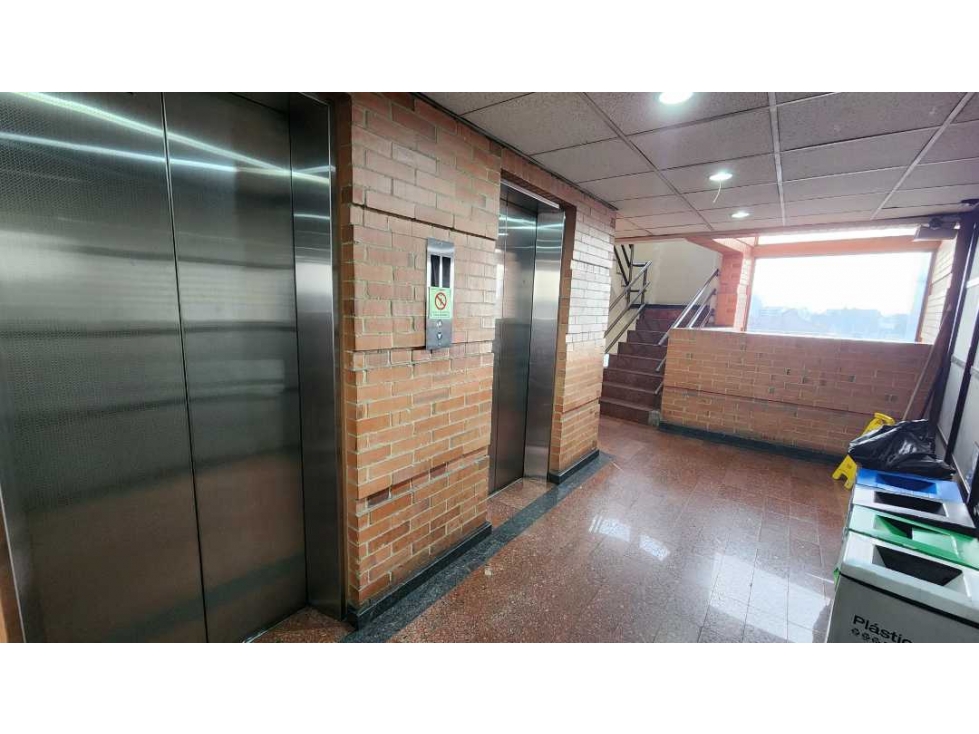 ARRIENDO OFICINA 257m2 +GARAJES ANTIGUO COUNTRY MH