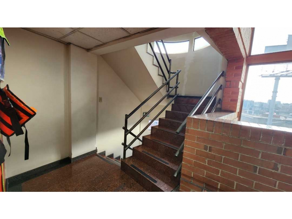 ARRIENDO OFICINA 257m2 +GARAJES ANTIGUO COUNTRY MH — foto 4