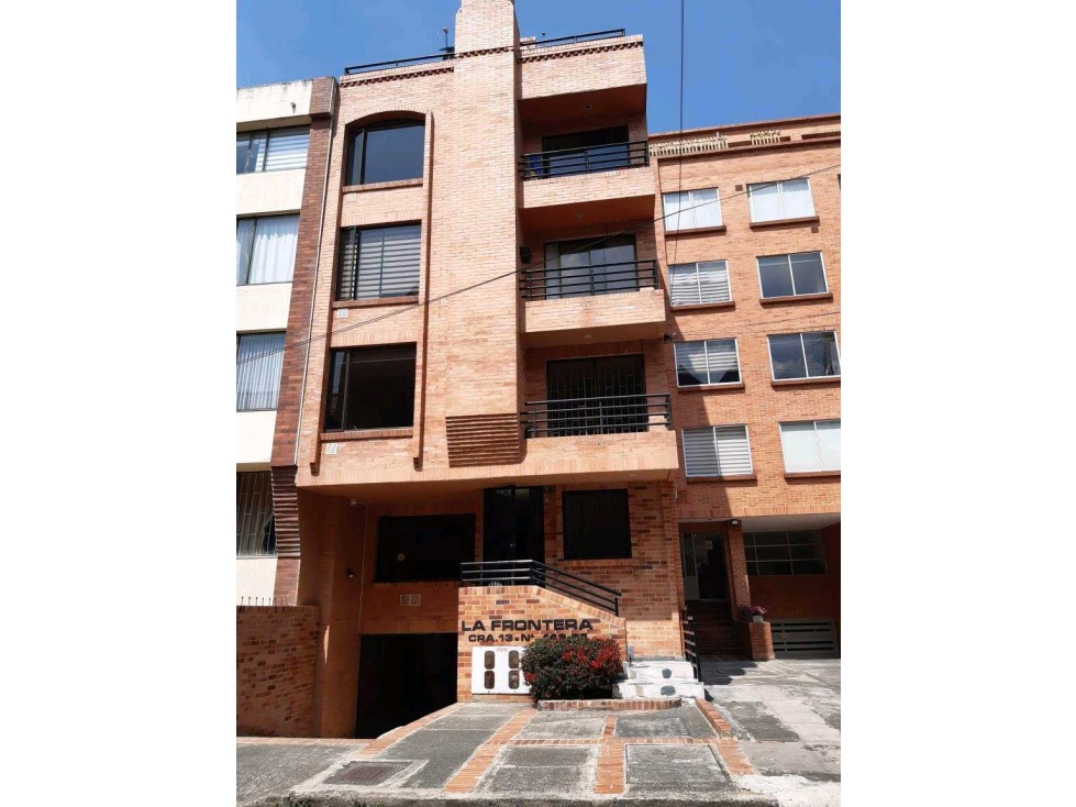 VENTA EDIFICIO CON 3 APTOS, 3 APARTAESTUDIOS 1 PENTHOUSE CEDRITOS BOG.
