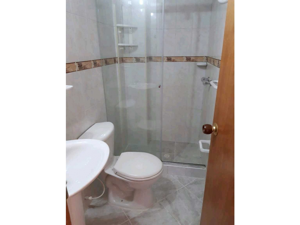 VENTA EDIFICIO CON 3 APTOS, 3 APARTAESTUDIOS 1 PENTHOUSE CEDRITOS BOG. — foto 4