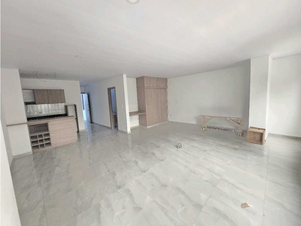 Venta edificio con apartaestudios y local comercial en barrio granada