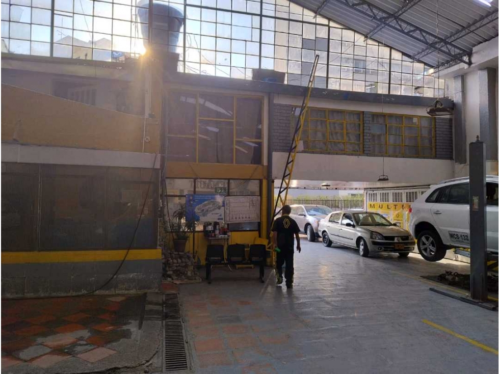 VENTA PERMUTA NAVECOMERCIAL BOGOTA COD7398013 - 2