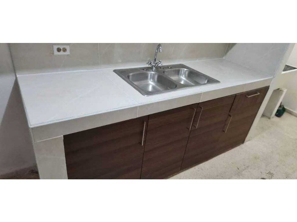 VENTA EDIFICIO EN AVDA. PEATONAL, LA CHORRERA OPORTUNIDAD LT. - 6