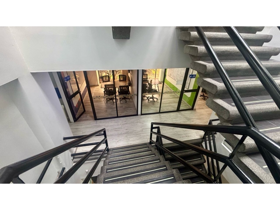 VENTA Edificio 1.000m2 OFICINAS/CALL CENTER Esquinero NOGAL