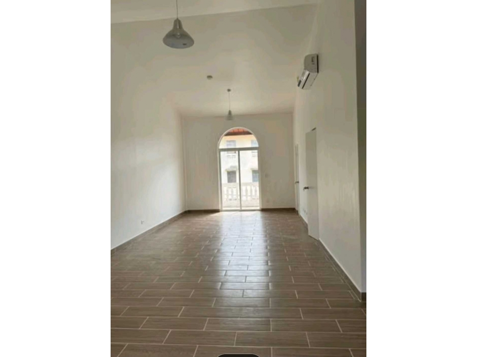 VENTA EDIFICIO RECIEN REMODELADO 18 APTOS + 6 LOCALES LT. - 6
