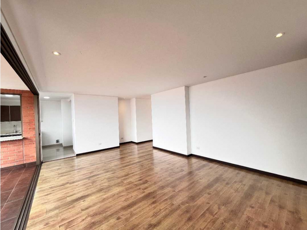 Venta El Poblado La Calera magnífico apartamento inigualable vista — foto 2