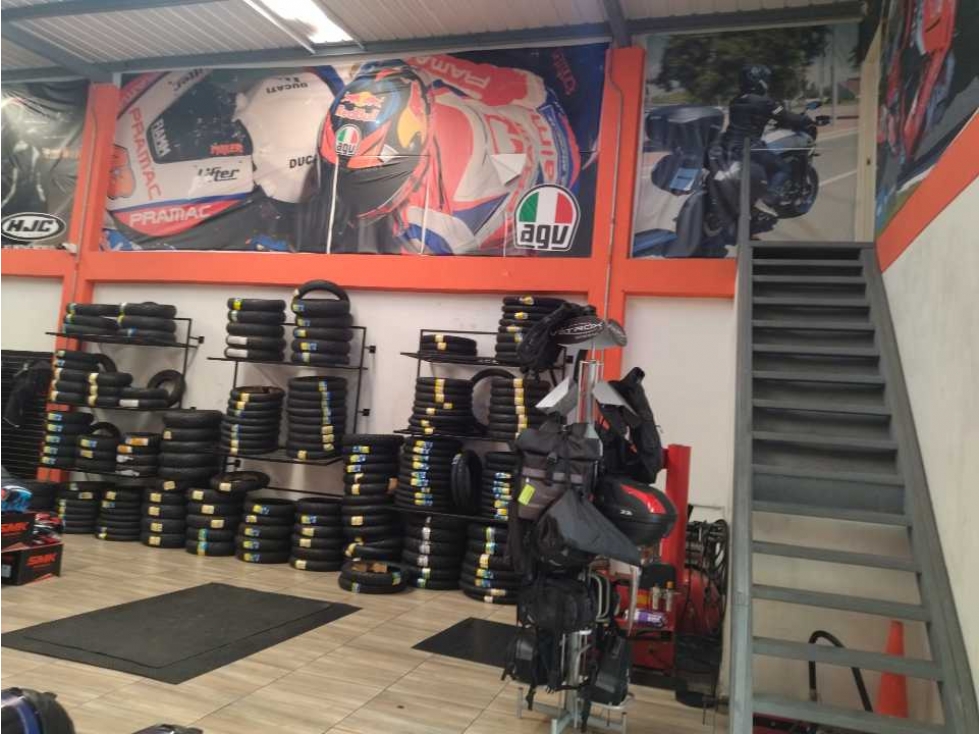 Venta de espectacular Bodega en Envigado ,Vía principal - 3