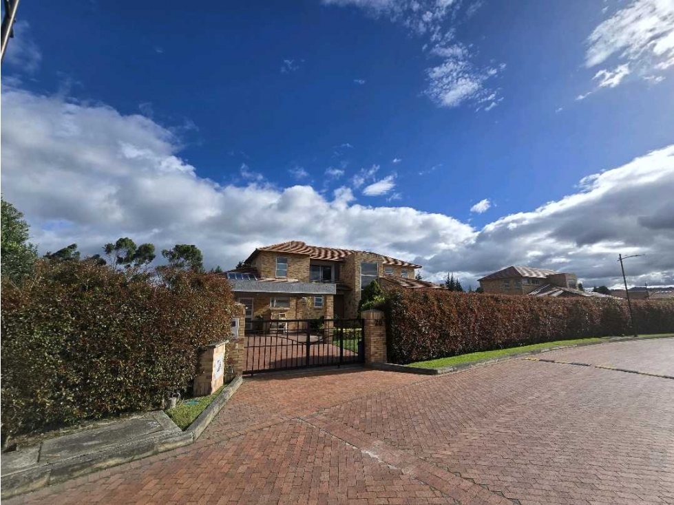 VENTA ESPECTACULAR CASA CAJICA - 1