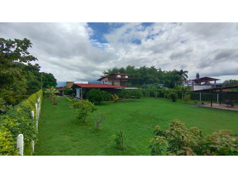 VENTA ESPECTACULAR CASA CAMPESTRE SECTOR LA TEBAIDA - 4