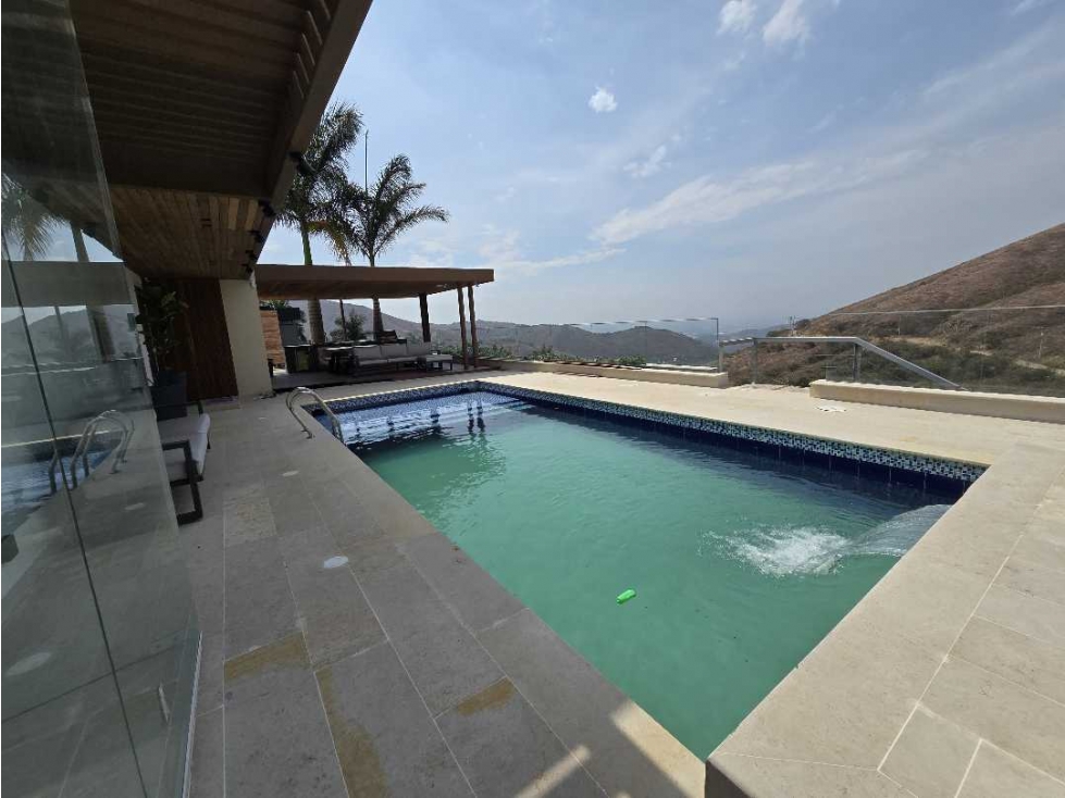 Venta espectacular casa en medio dapa - 1