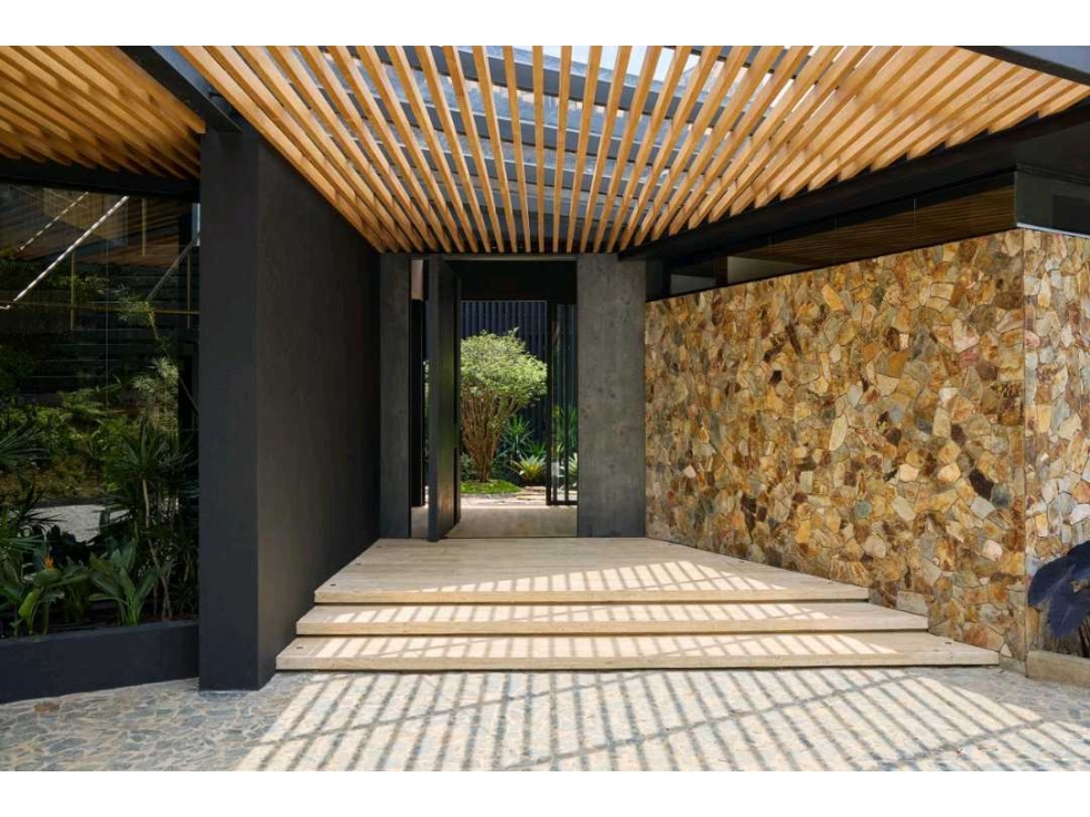 Venta espectacular casa Loma del Chocho Envigado — foto 2