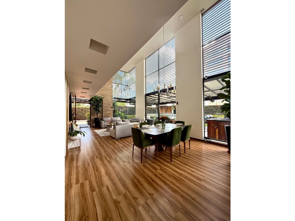 Venta Espectacular Casa Milla de Oro Lote Comercial — foto 2