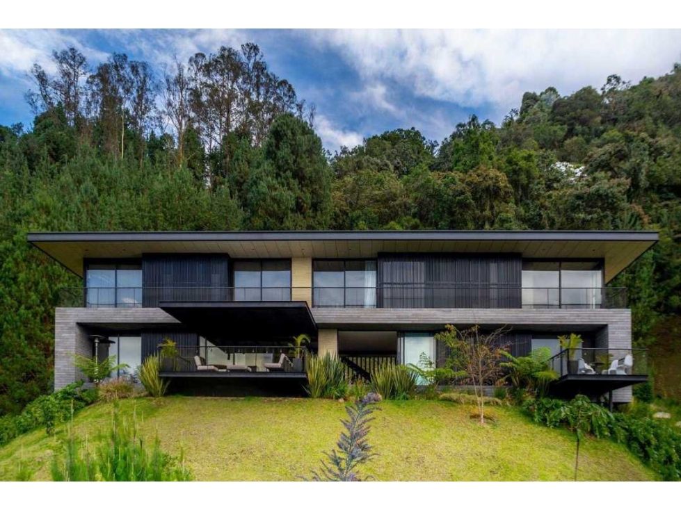 Venta espectacular casa moderna en el alto de las palmas. — foto 2