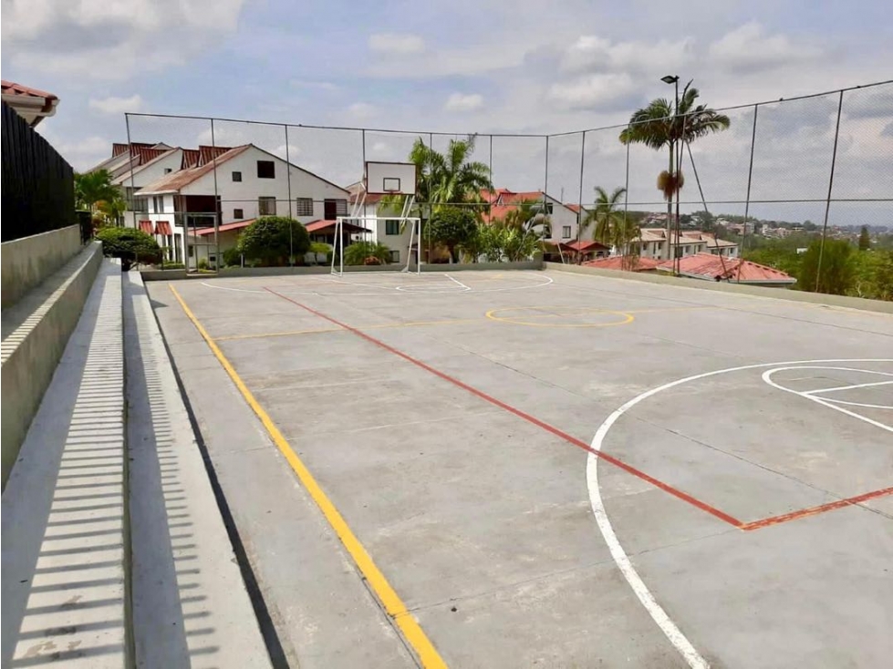 VENTA ESPECTACULAR CASA REMODELADA 3 NIVELES AV SUR, CONJUNTO CERRADO — foto 6