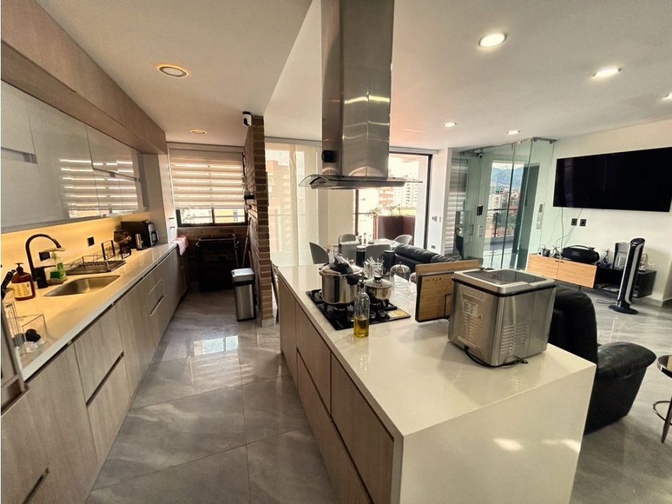 VENTA DE PENTHOUSE EN CONQUISTADORES CON TERRAZA Y LICENCIA — foto 3