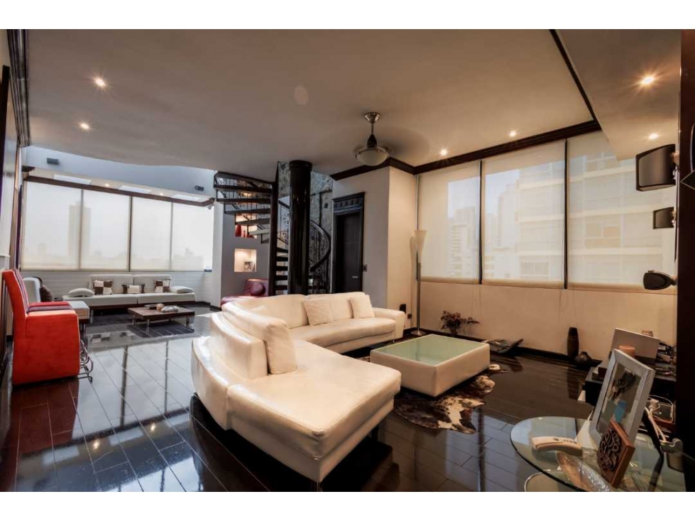 VENTA ESPECTACULAR PENTHOUSE LOFT CON YACUZZI PRIVADO, 3 NIVELES NRR