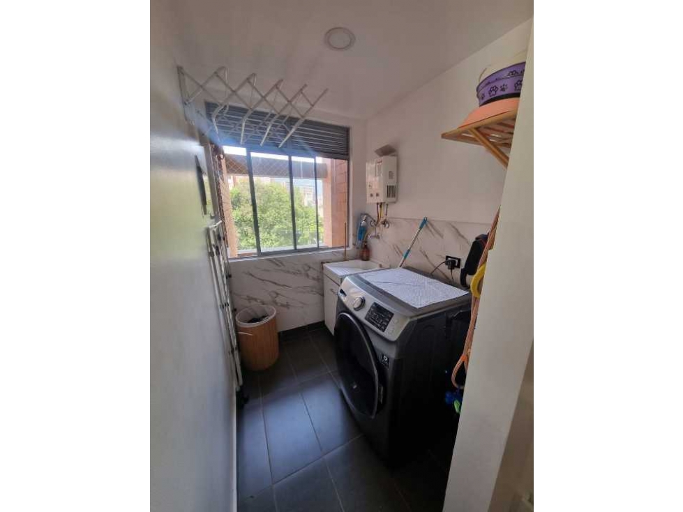 VENTA EXCELENTE APTO ENVIGADO LOMA DEL CHOCHO — foto 3