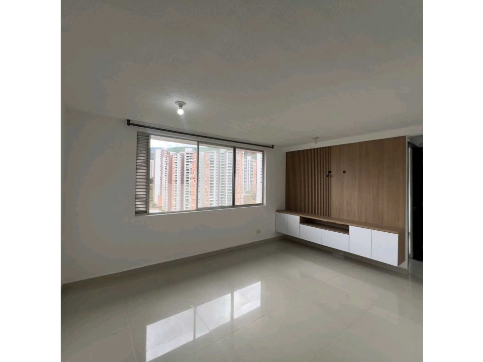 Venta excelente apto sector Loma de los Bernal