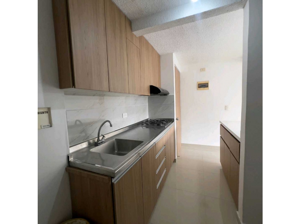 Venta excelente apto sector Loma de los Bernal — foto 4