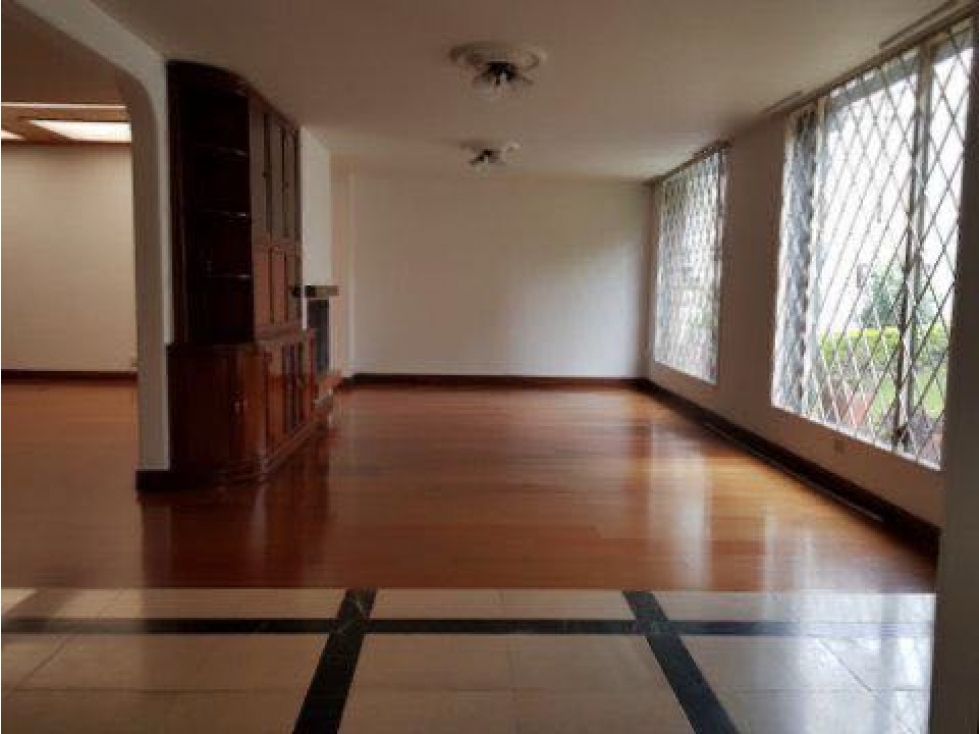 ARRIENDO EXCELENTE CASA ESQUINERA 248m2 BELMIRA