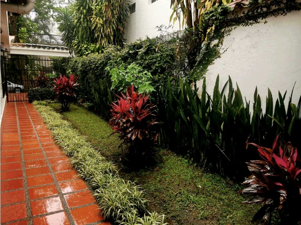 Venta casa comercial casa lote independiente Poblado La Aguacatala — foto 3