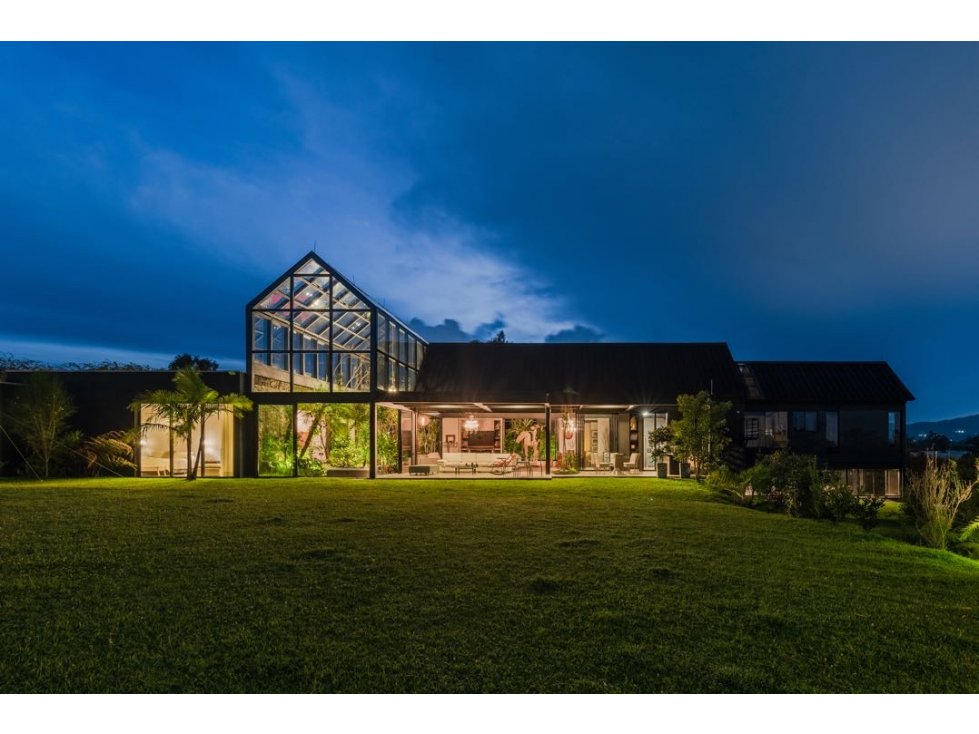 Venta exclusiva casa en llanogrande
