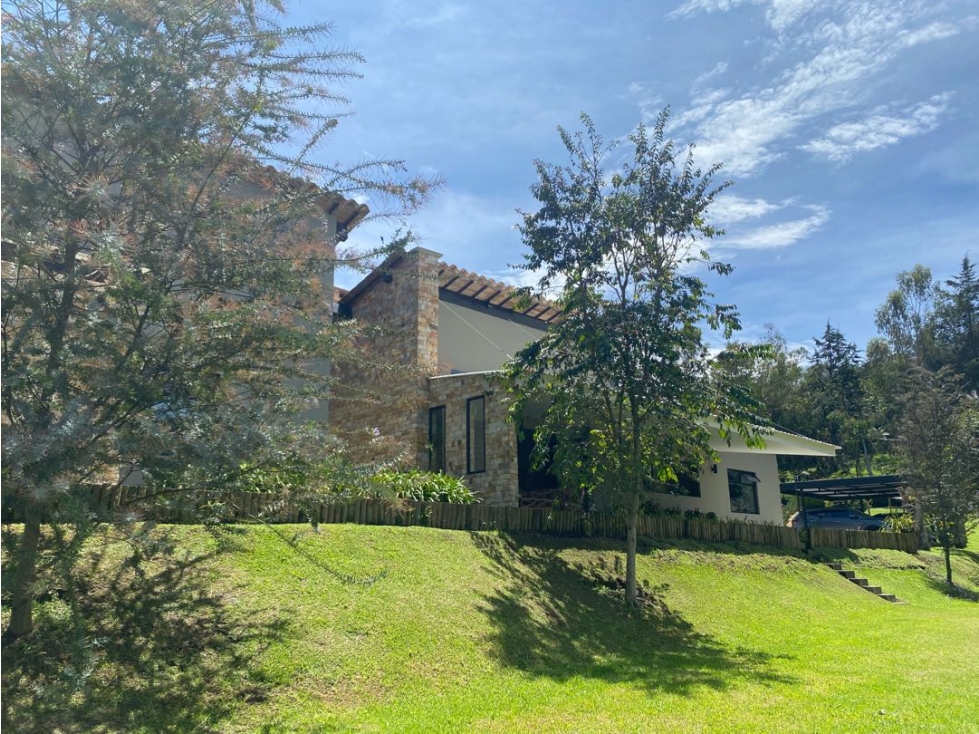 Venta Exclusiva Casa-Finca Independiente, Ubicada en El Retiro.