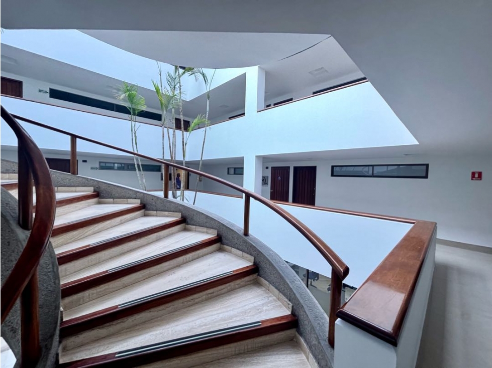 VENTA Oficina Consultorio 127m2 Esquinera Parque 93 — foto 2