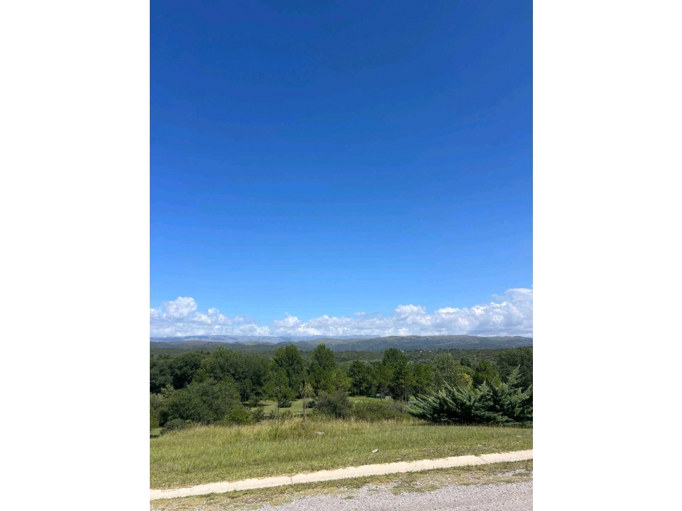 VENTA EXCLUSIVA TERRENO PREMIUM EN CARLOS PAZ GOLF Oportunidad - 2