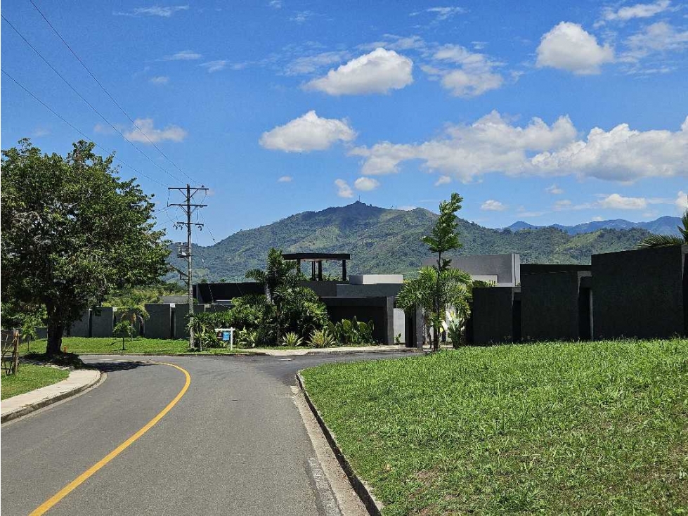Venta exclusivo lote residencial en Malabar Cerritos