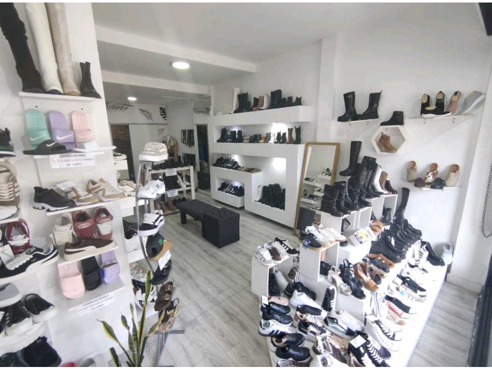 Venta exelente Local 12 x 4 +Baño sobre Av. Carlos Tejedor 368 local 1 — foto 6