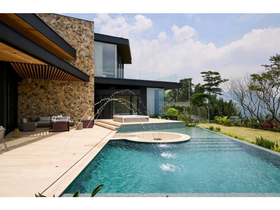 Venta extraordinaria casa envigado Escobero