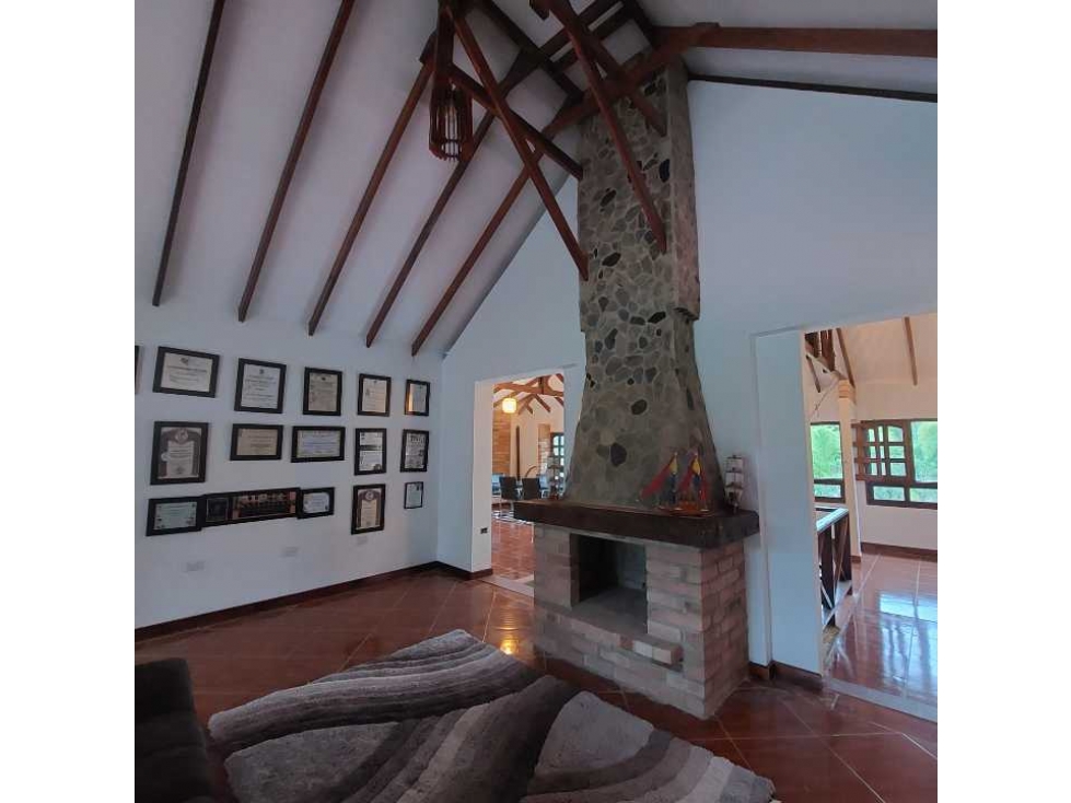 Venta Casa en la Venta Cajibío - Popayán terreno de 10.240Mts - 2